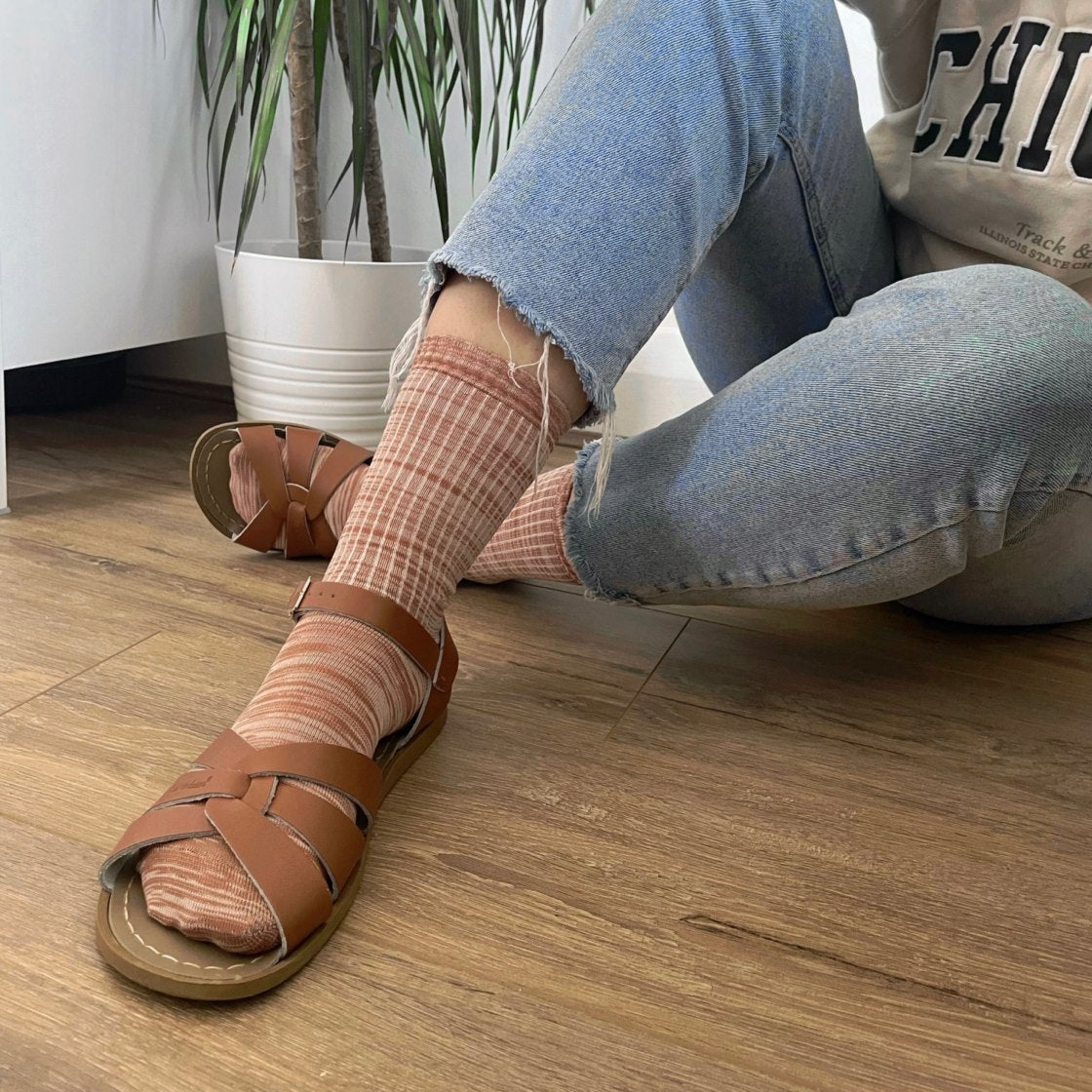 How to Wear Socks and Sandals – Salt-Water Sandals EU