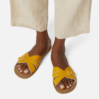 Classic Slide Sandale Für Damen In Senfgelb - Gelbe Damensandalen - Salt-Water Sandals EU