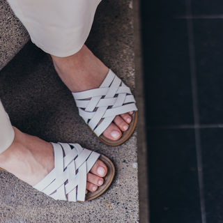Retro Steinfarbene Pantoletten für Damen - OUTLET | 20% Rabatt - Salt-Water Sandals EU