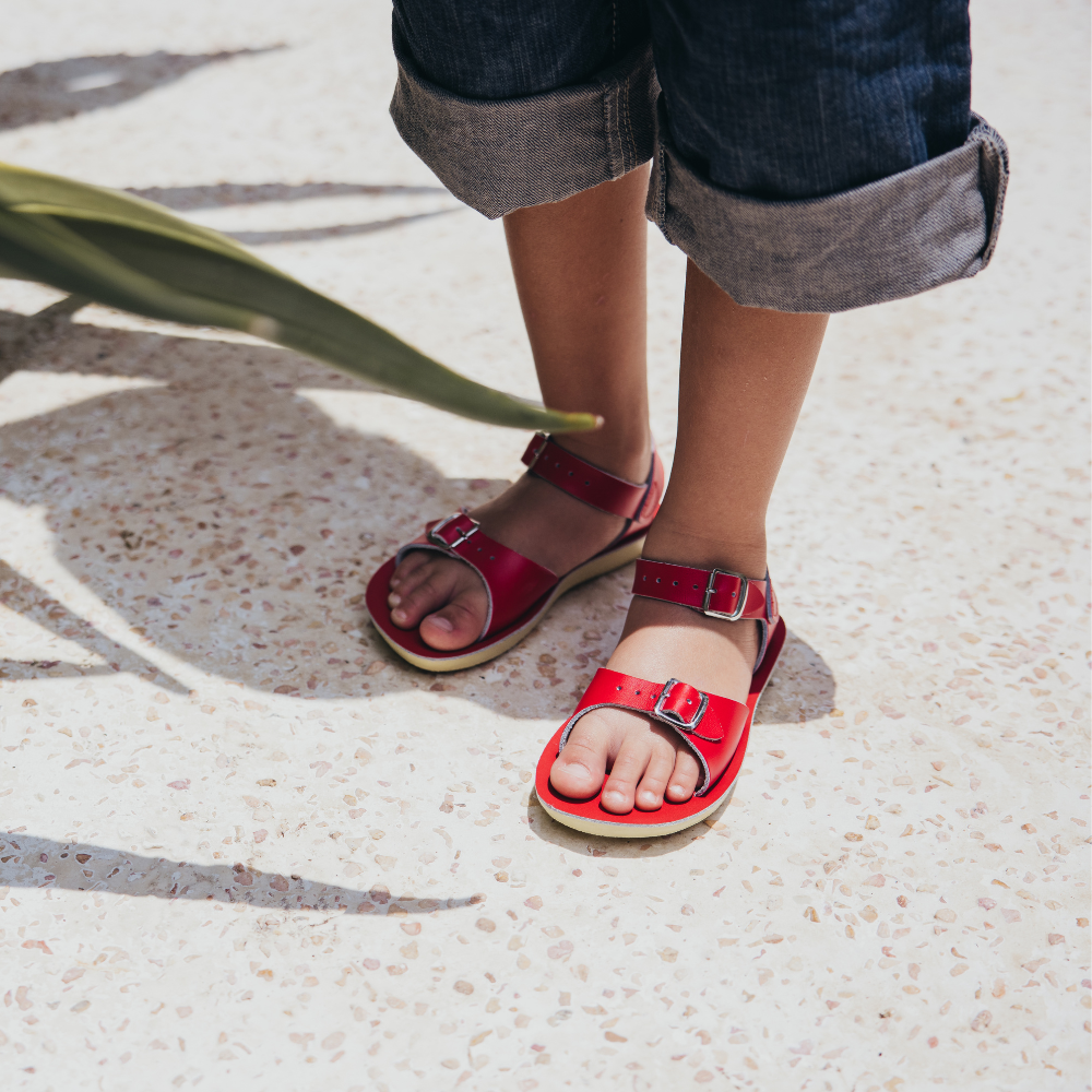 Surfer Rote Kindersandalen - Salt-Water Sandals EU